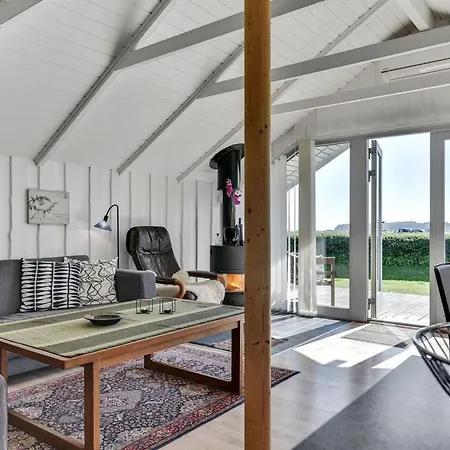 Katrina - 50m To The Fjord By Interhome