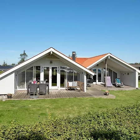 Katrina - 50m To The Fjord By Interhome